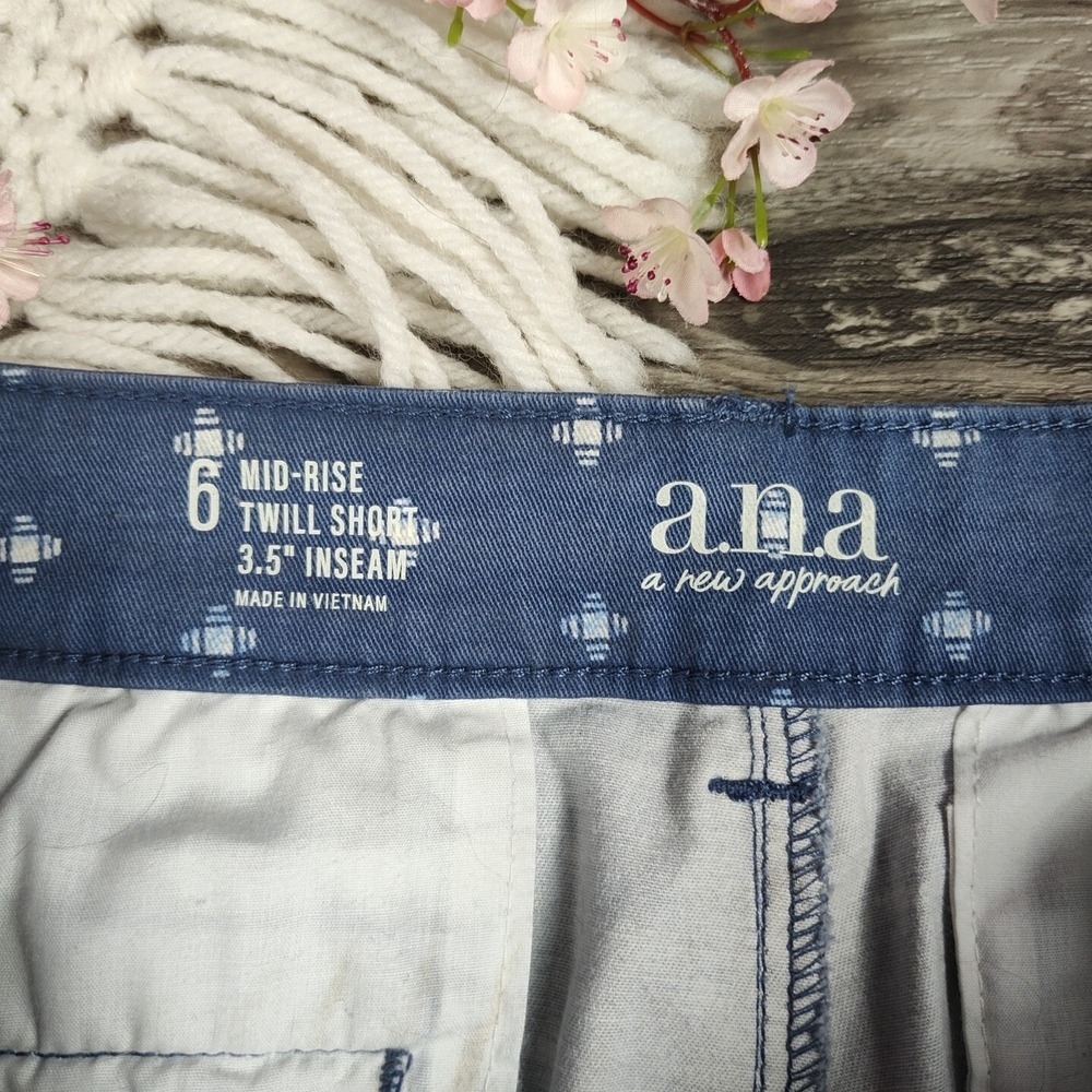 NWTS! a.n.a. Women's Size 6 Mid Rise Twill Chino Shorts  Blue Shiburi Geo Print - Picture 7 of 14